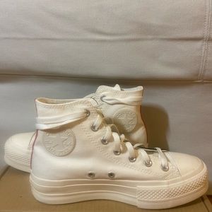 SOLD ON DEPOP  Platform High Top Converse